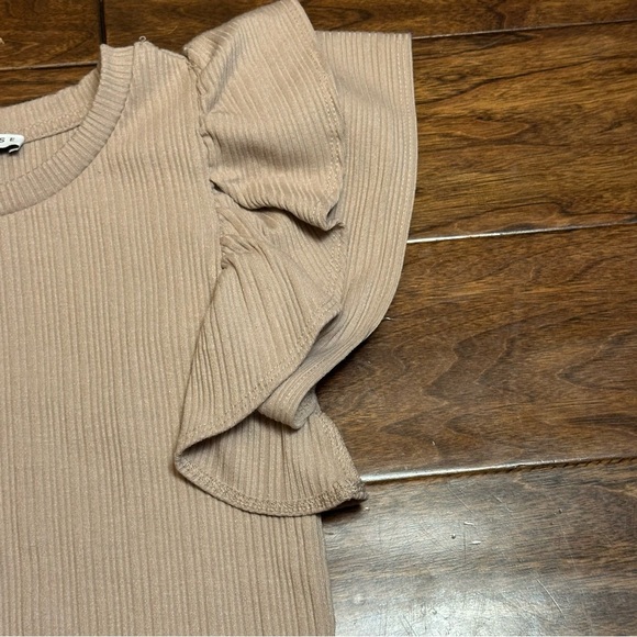 MIOU MUSE Ribbed Ruffle Sleeve Top - Picture 6 of 9